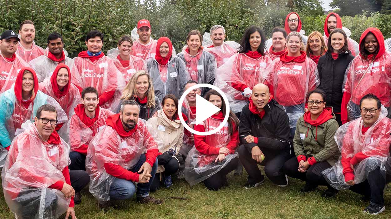 Group of volunteering Kellogg Employees