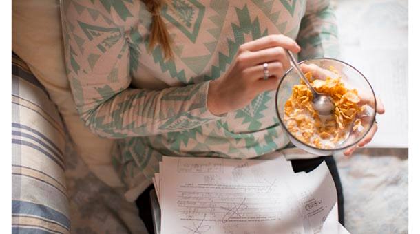 Learn about the simple process it takes to make Kellogg’s Corn Flakes, including how the corn is grown, harvested and cooked.